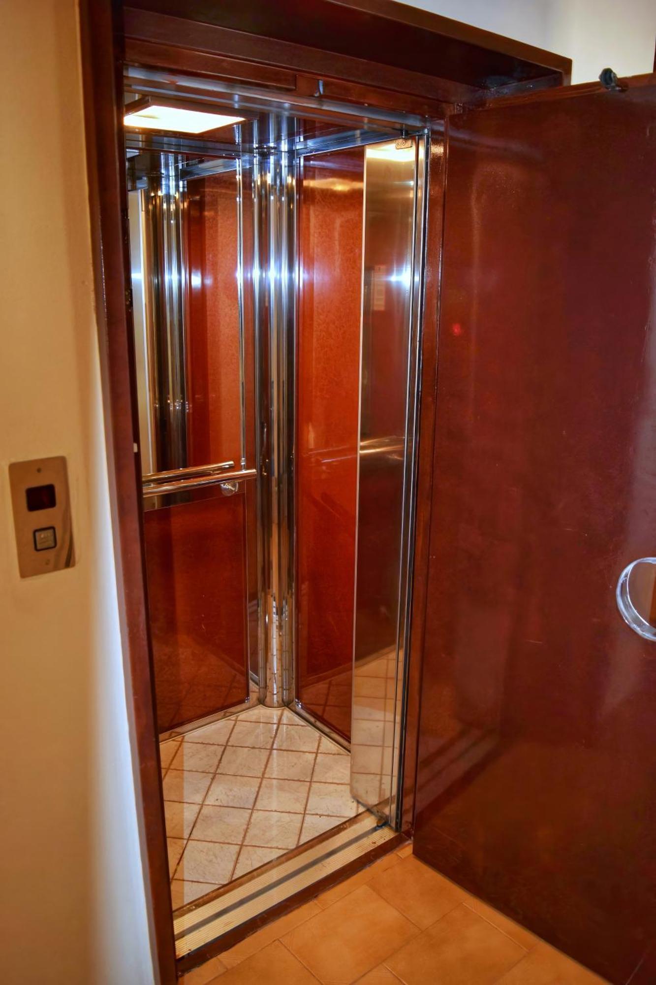 Rodon Manor Daire Hanya Dış mekan fotoğraf
